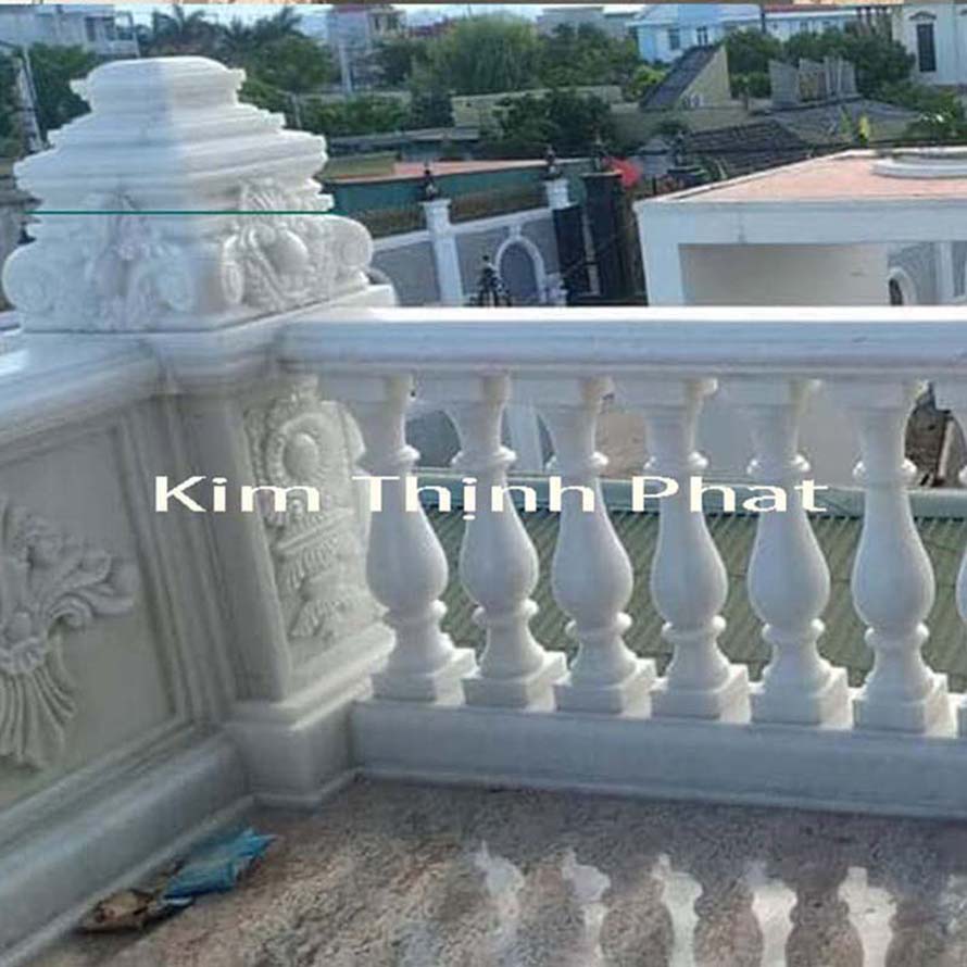 con tiện đá tự nhiên