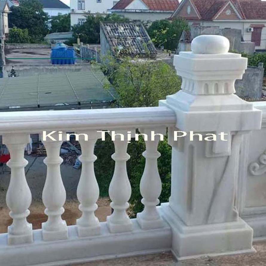 con tiện đá tự nhiên